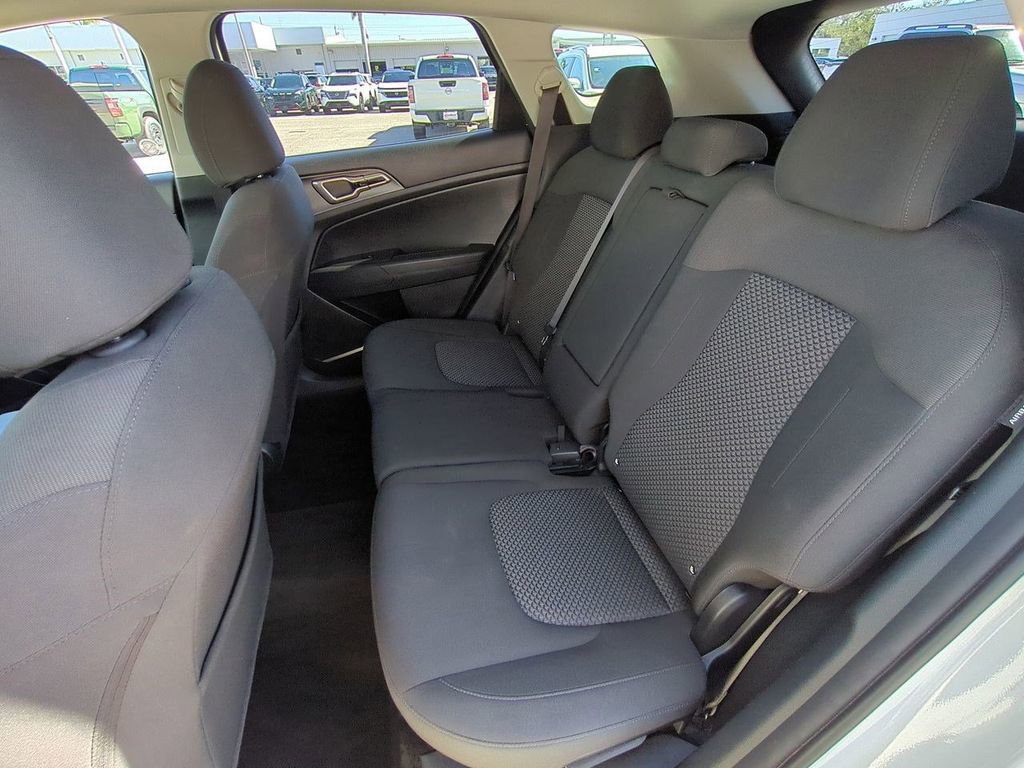 Used 2024 Kia Sportage LX image 14