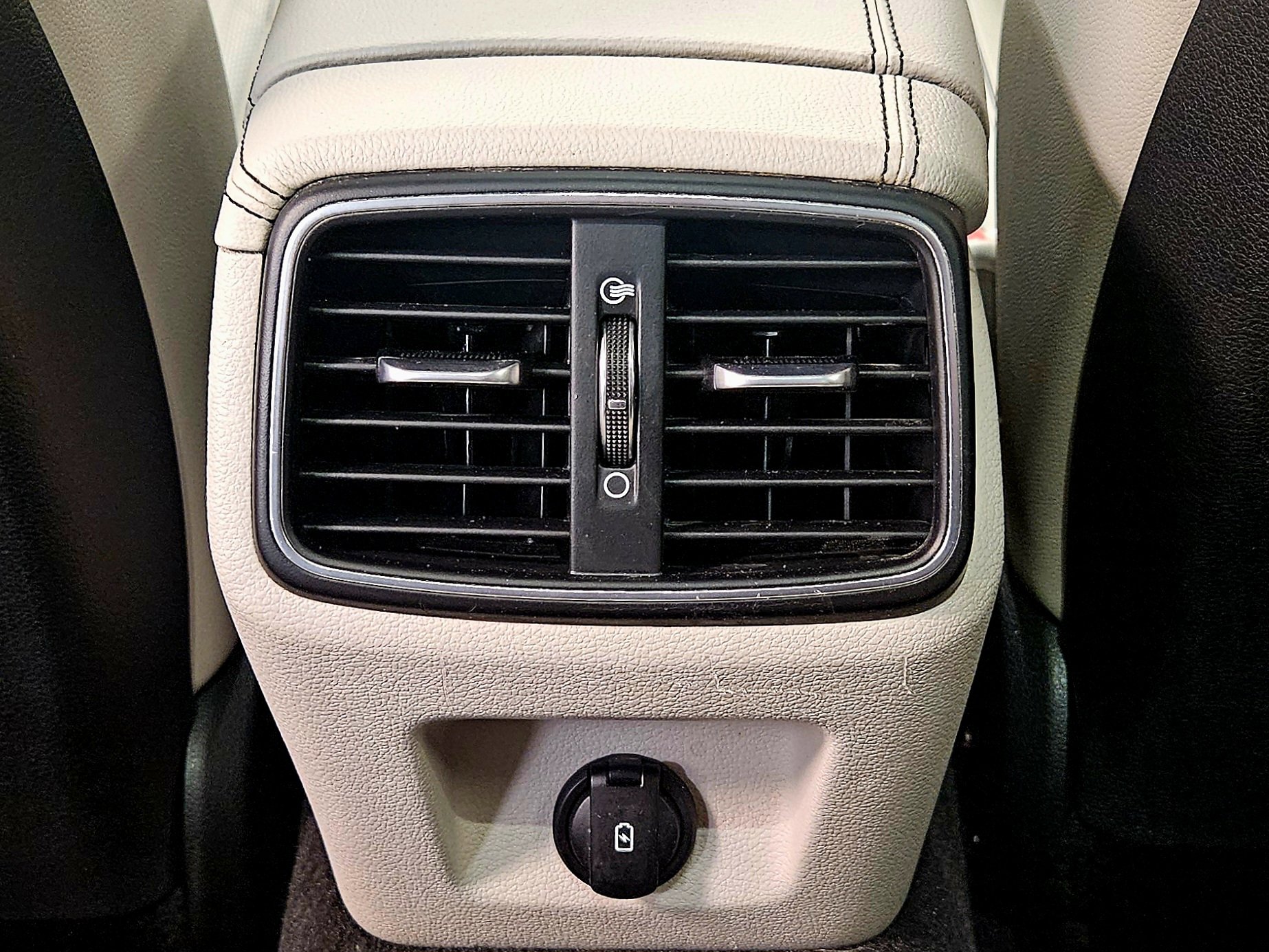 Used 2019 Genesis G70 3.3T Advanced image 43