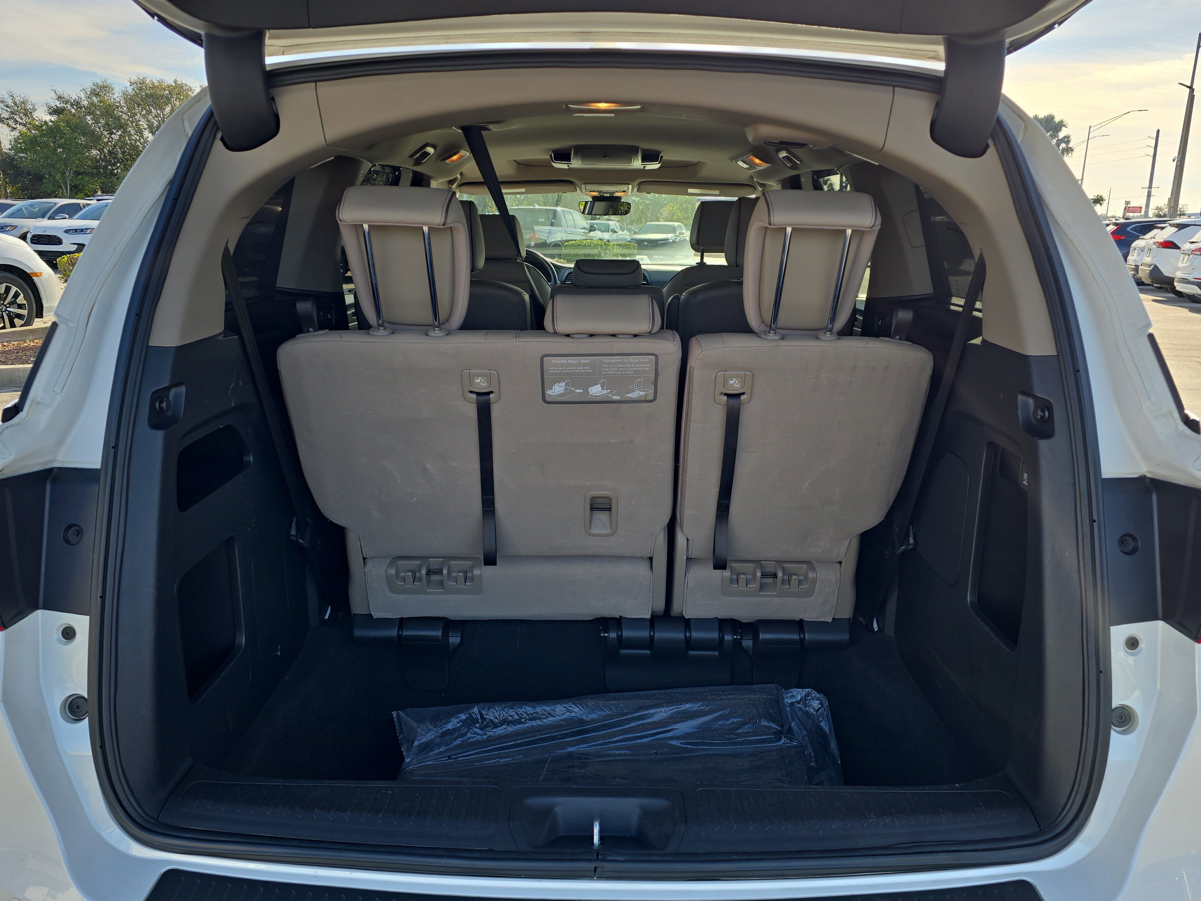 Used 2023 Honda Odyssey Elite image 9