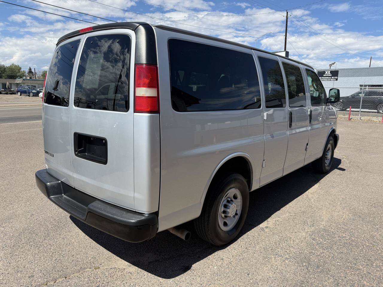 Used 2016 Chevrolet Express 2500 LS RWD image 9