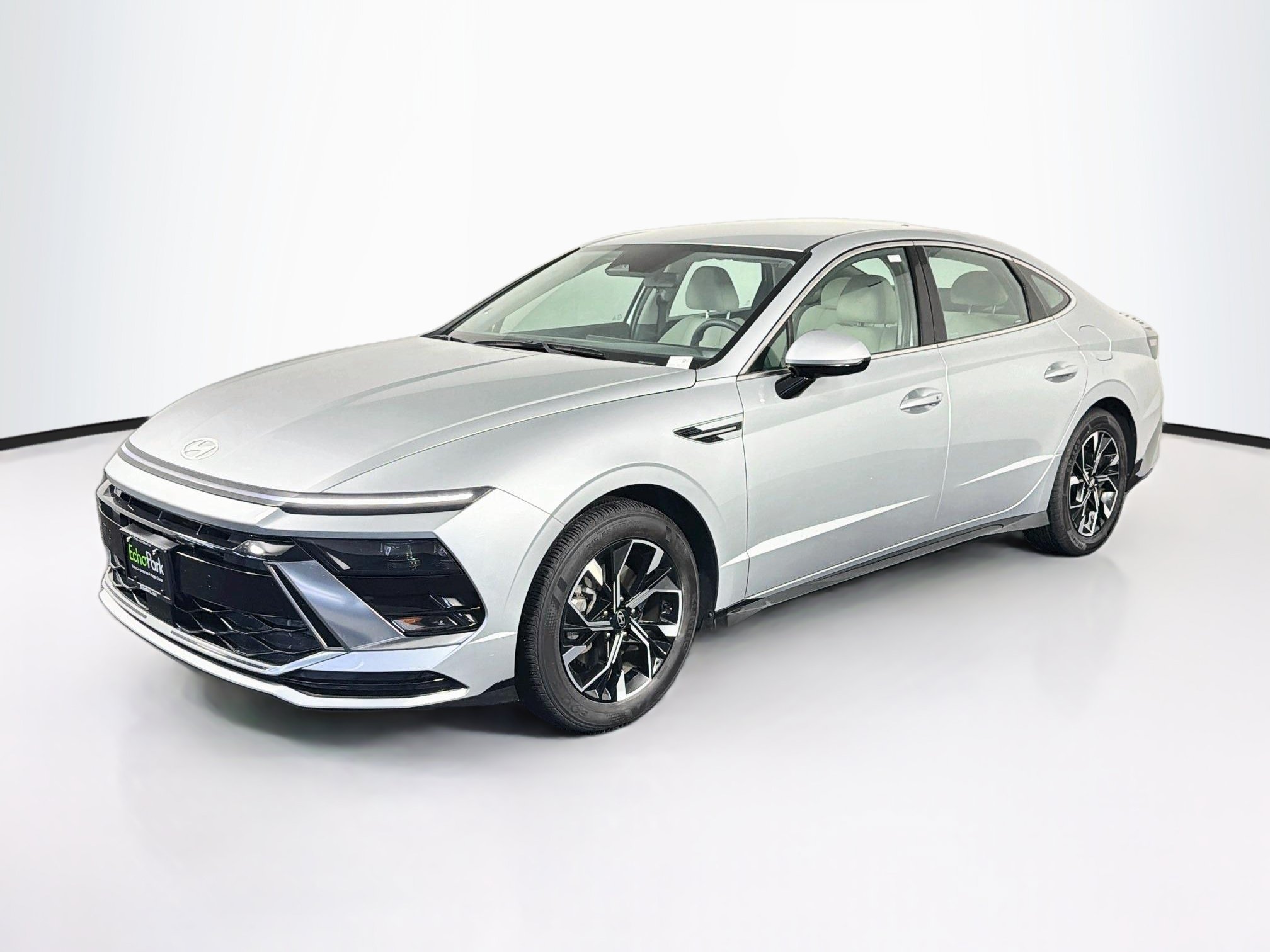 Used 2025 Hyundai Sonata SEL FWD image 3