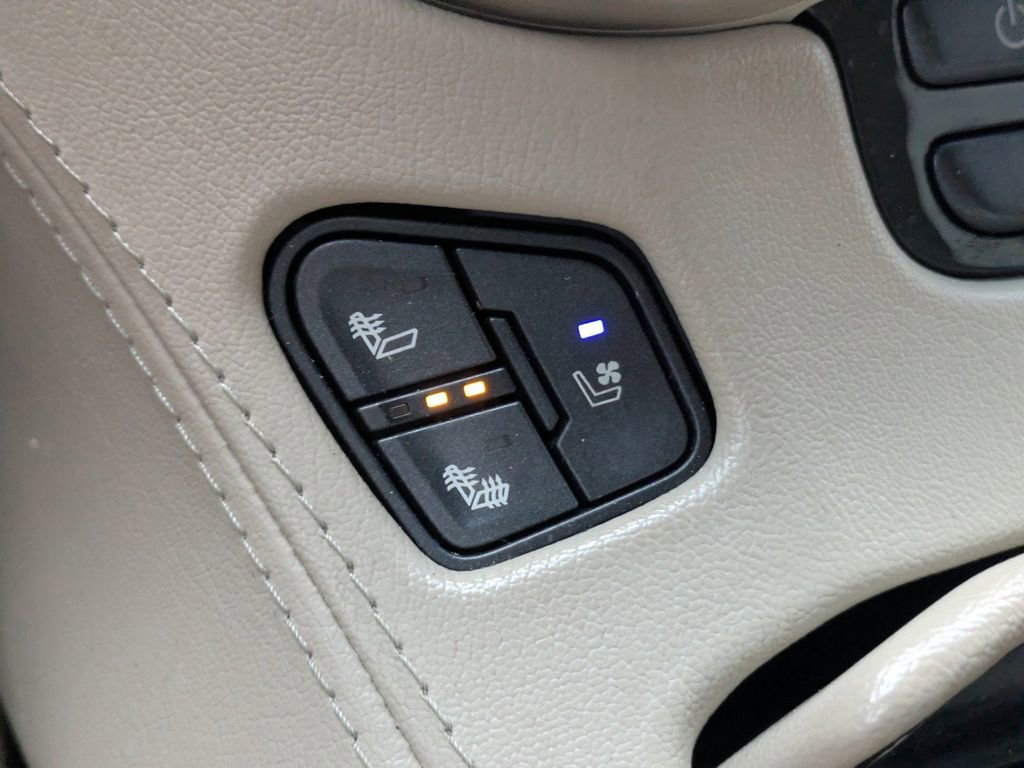 Used 2017 GMC Yukon Denali w/ Open Road Package image 23