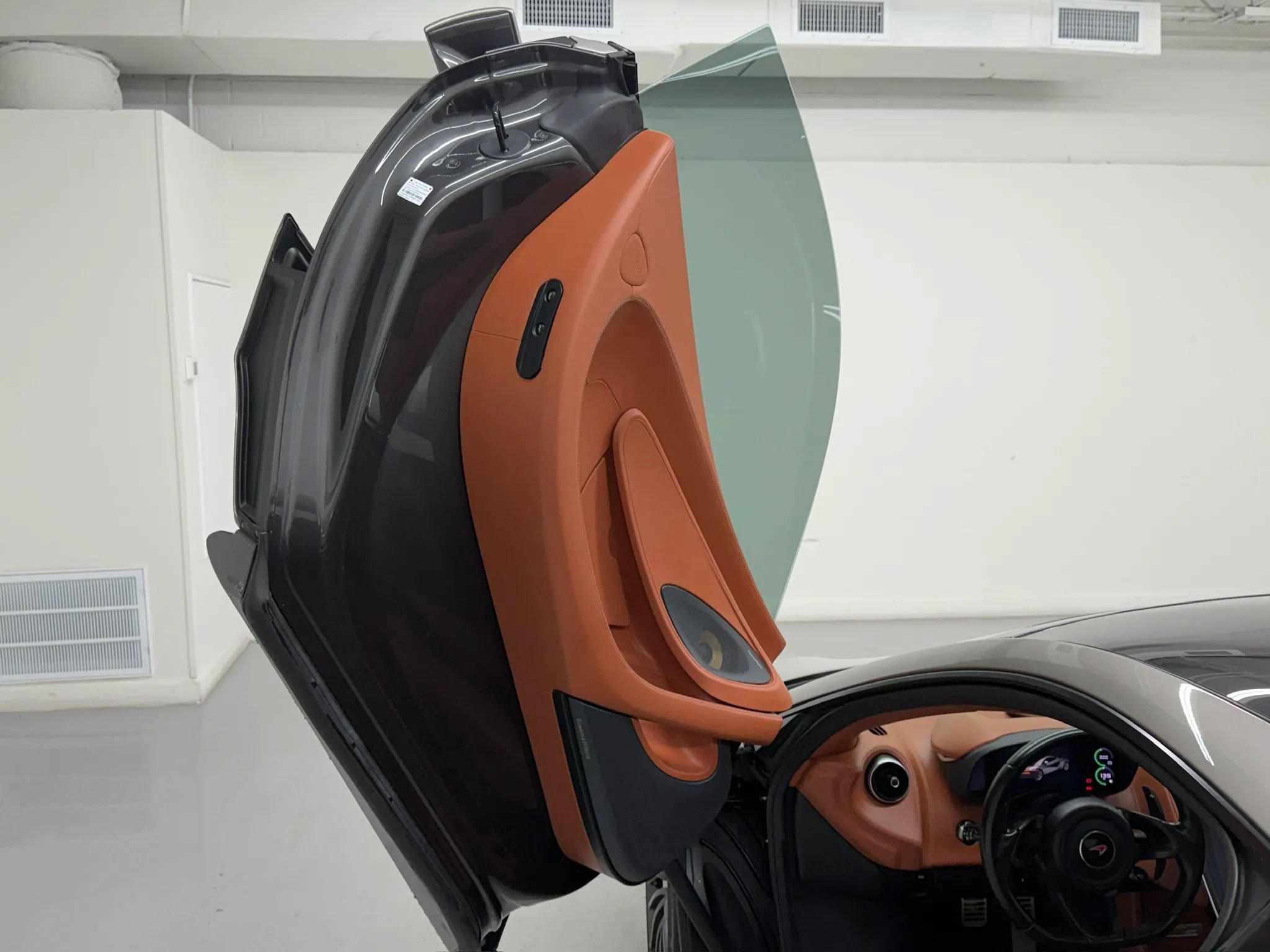Used 2017 McLaren 570S RWD image 59