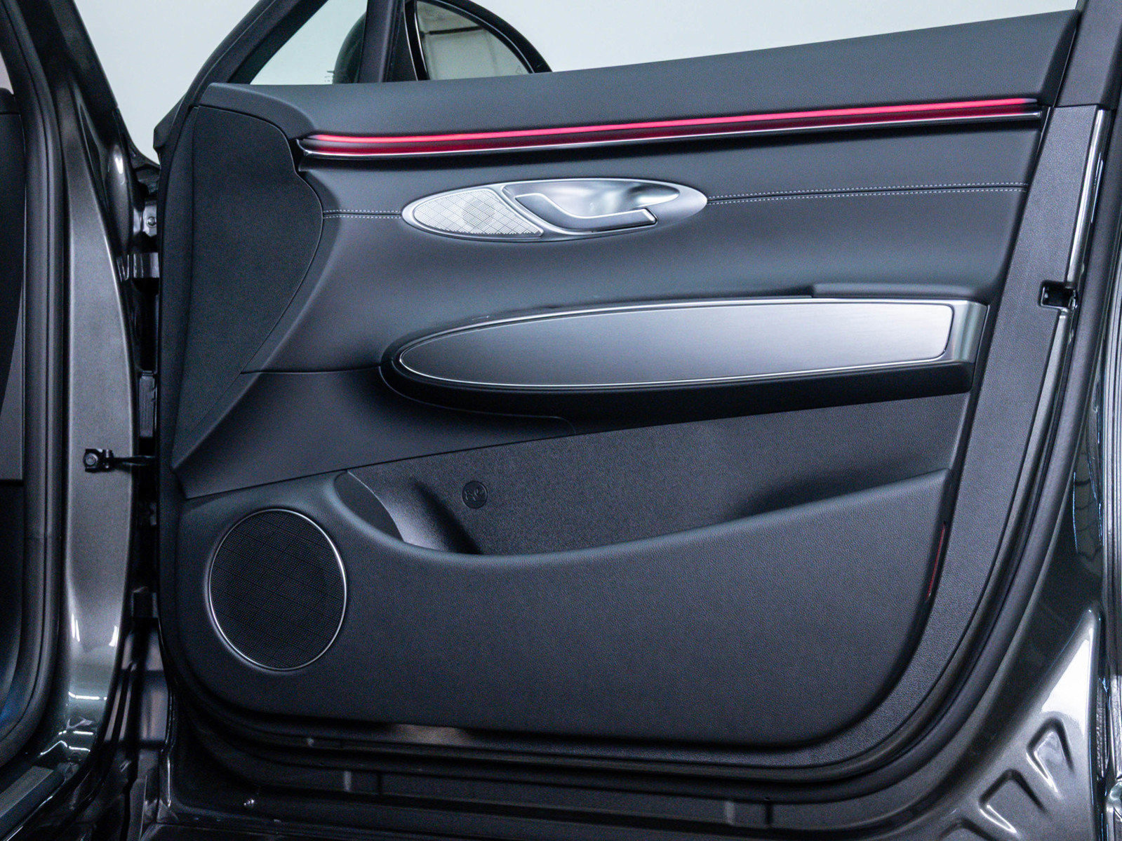 Used 2026 Genesis GV70 2.5T Select image 9