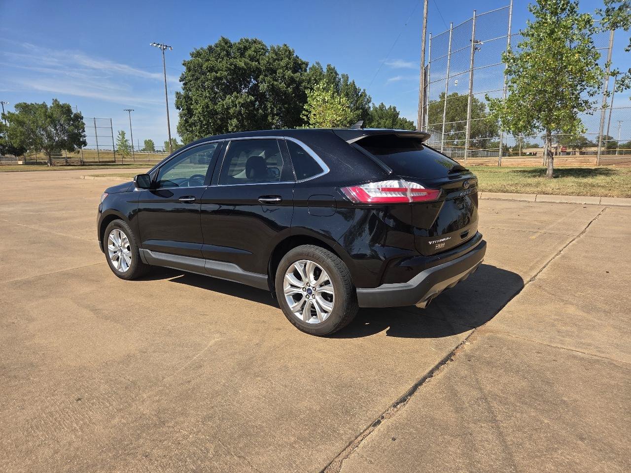 Used 2021 Ford Edge Titanium FWD image 7