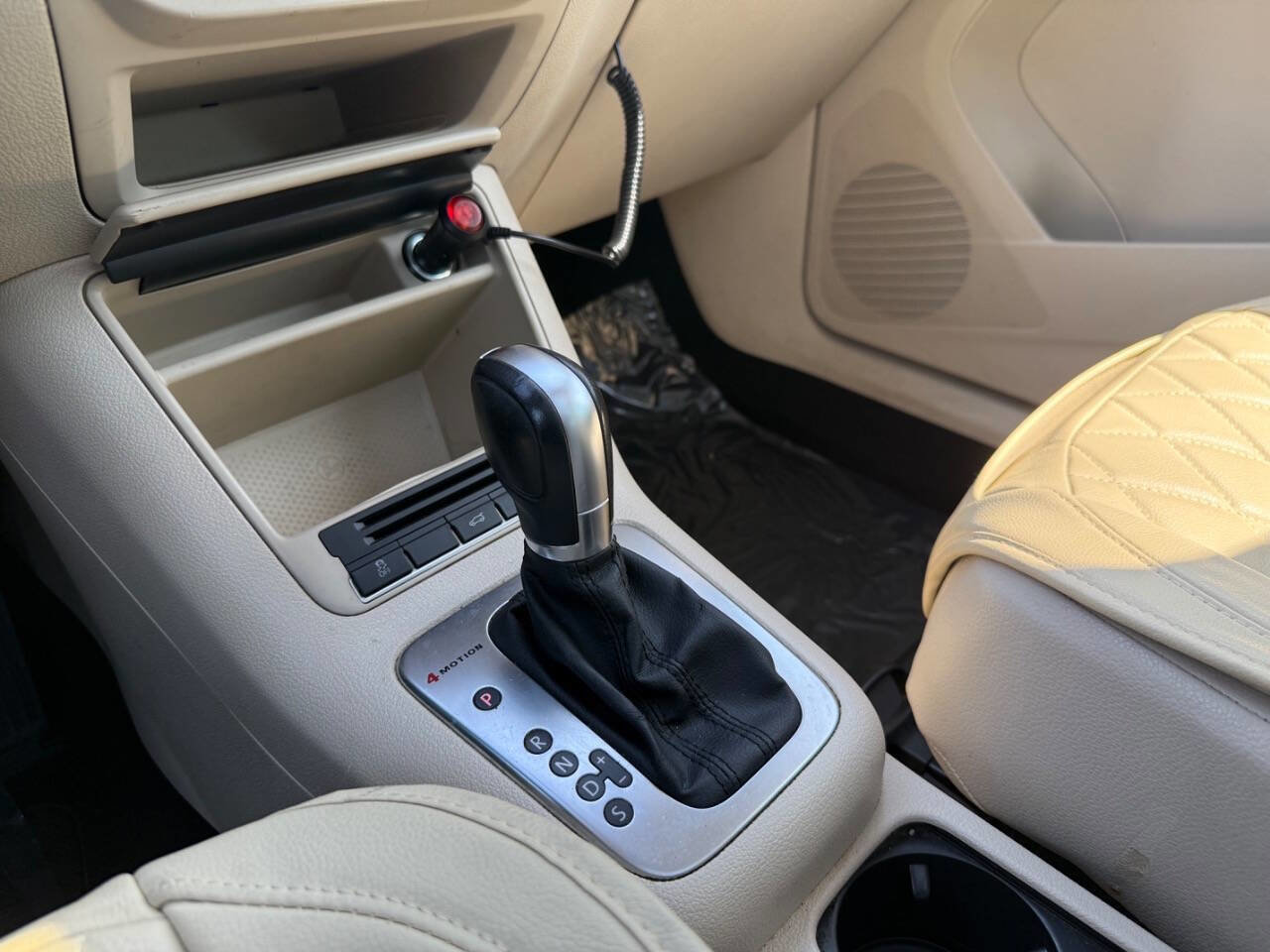 Used 2011 Volkswagen Tiguan S AWD/4WD image 22
