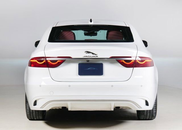 Used 2024 Jaguar XF R-Dynamic SE image 7