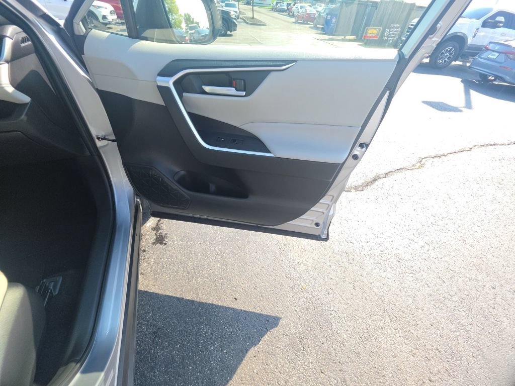 Used 2019 Toyota RAV4 XLE Premium w/ Advanced Technology Package AWD/4WD image 33