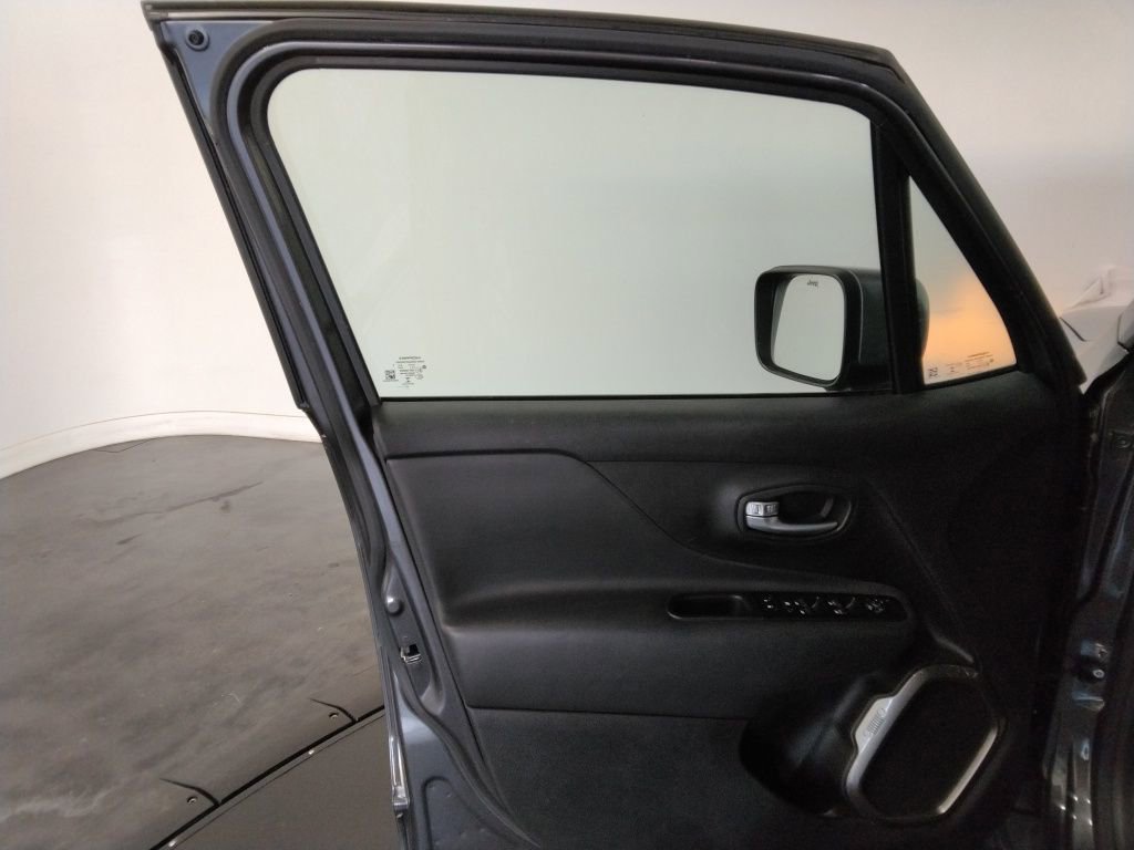 Used 2020 Jeep Renegade Limited w/ Safety and Security Group AWD/4WD image 29