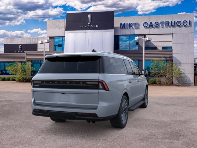 New 2026 Lincoln Navigator L Premier AWD/4WD image 9