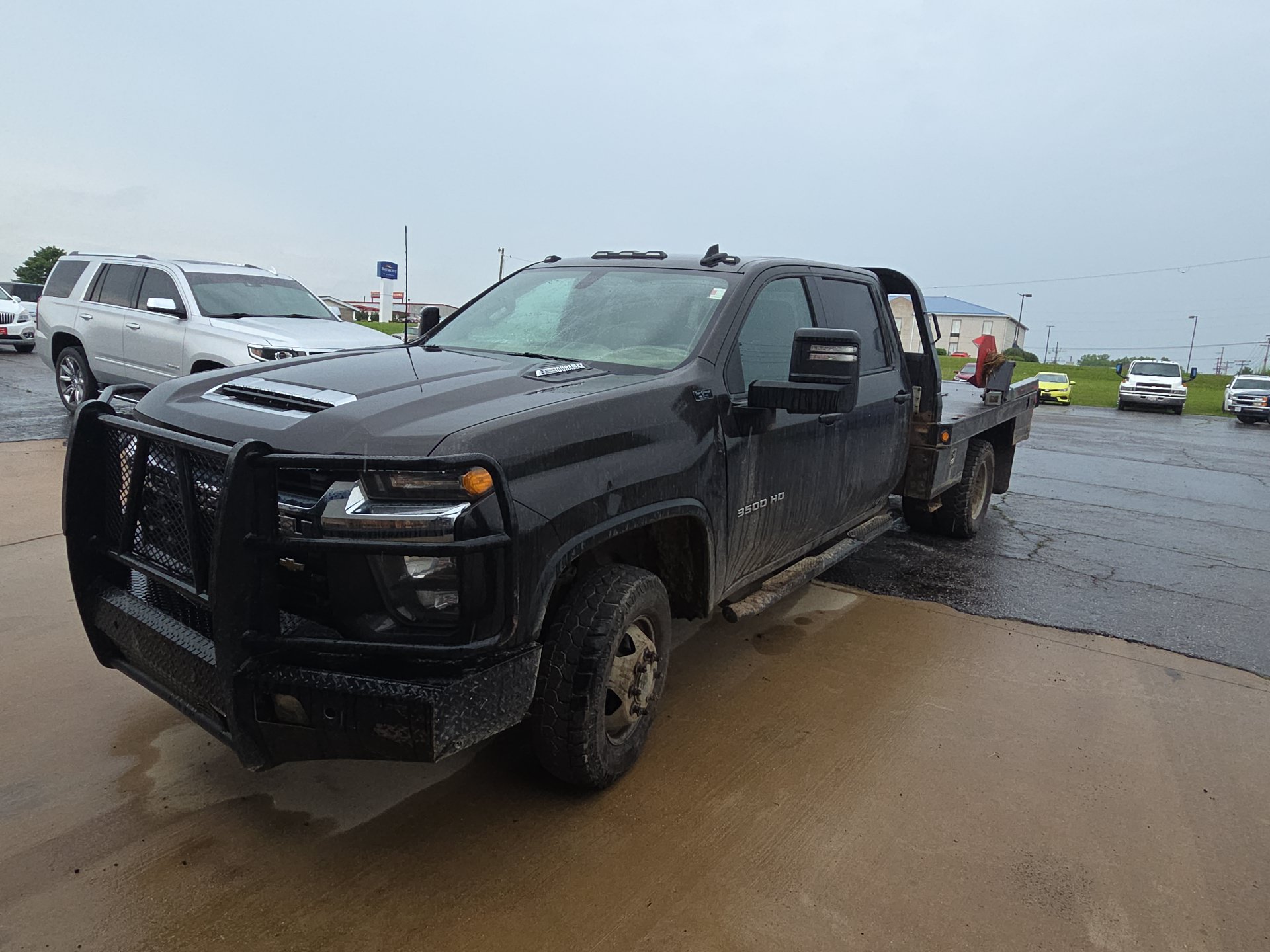 Used 2021 Chevrolet Silverado 3500 LT w/ Remote Start Package AWD/4WD image 3