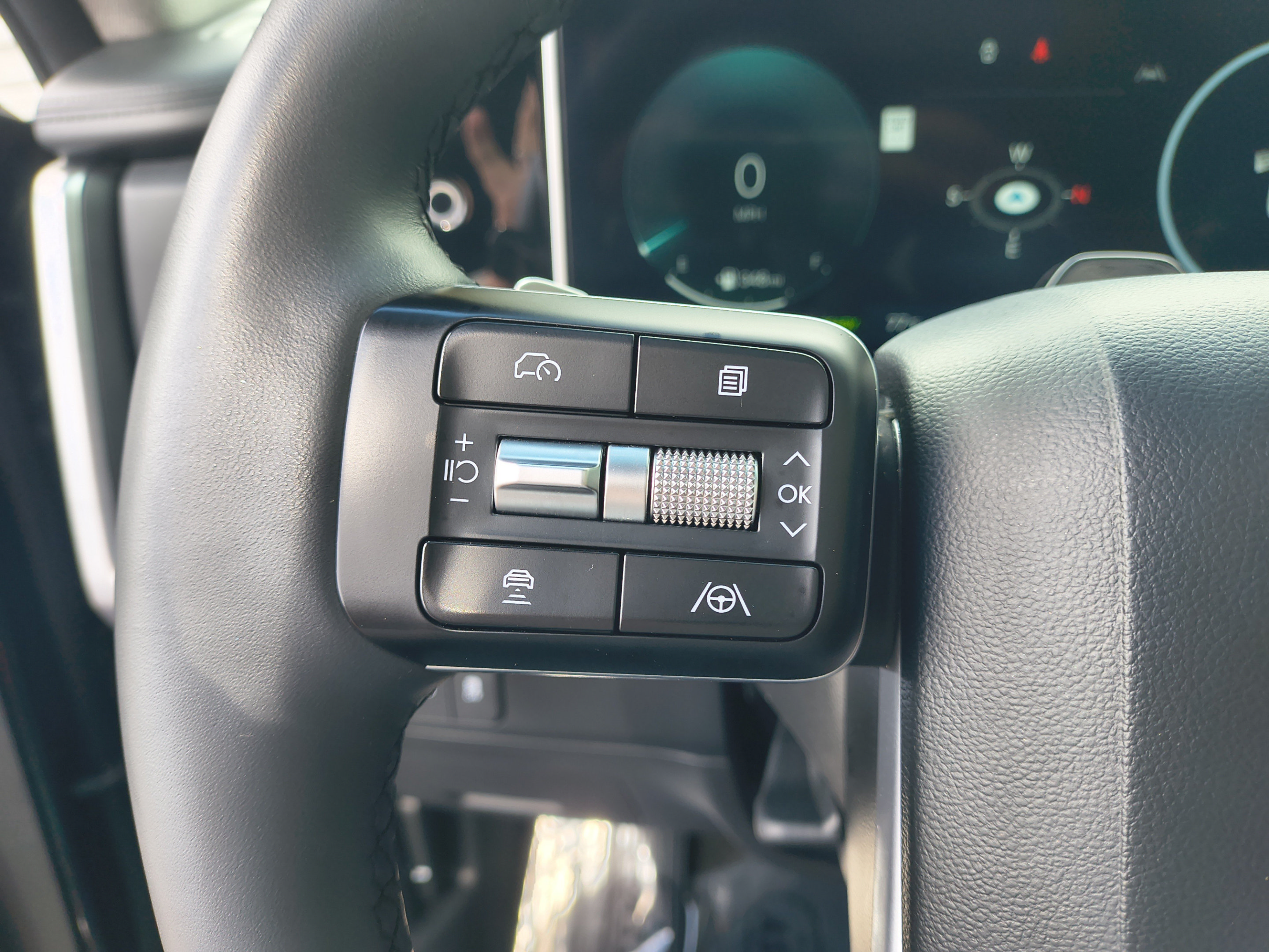 Certified 2025 Hyundai Santa Fe Limited FWD image 28