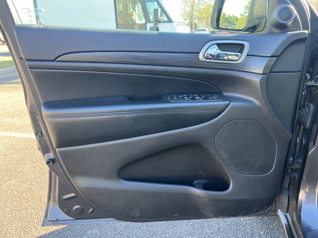 Used 2019 Jeep Grand Cherokee Altitude RWD image 20