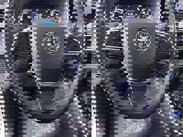 Used 2022 Toyota Highlander XLE image 11