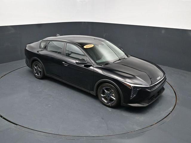 Used 2025 Kia K4 LXS image 42