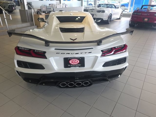 Used 2023 Chevrolet Corvette Z06 w/ Z07 Performance Package RWD image 5