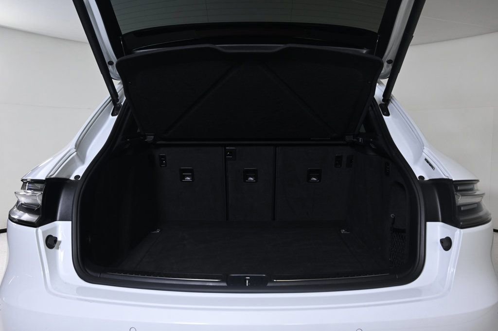 Certified 2022 Porsche Macan GTS image 28