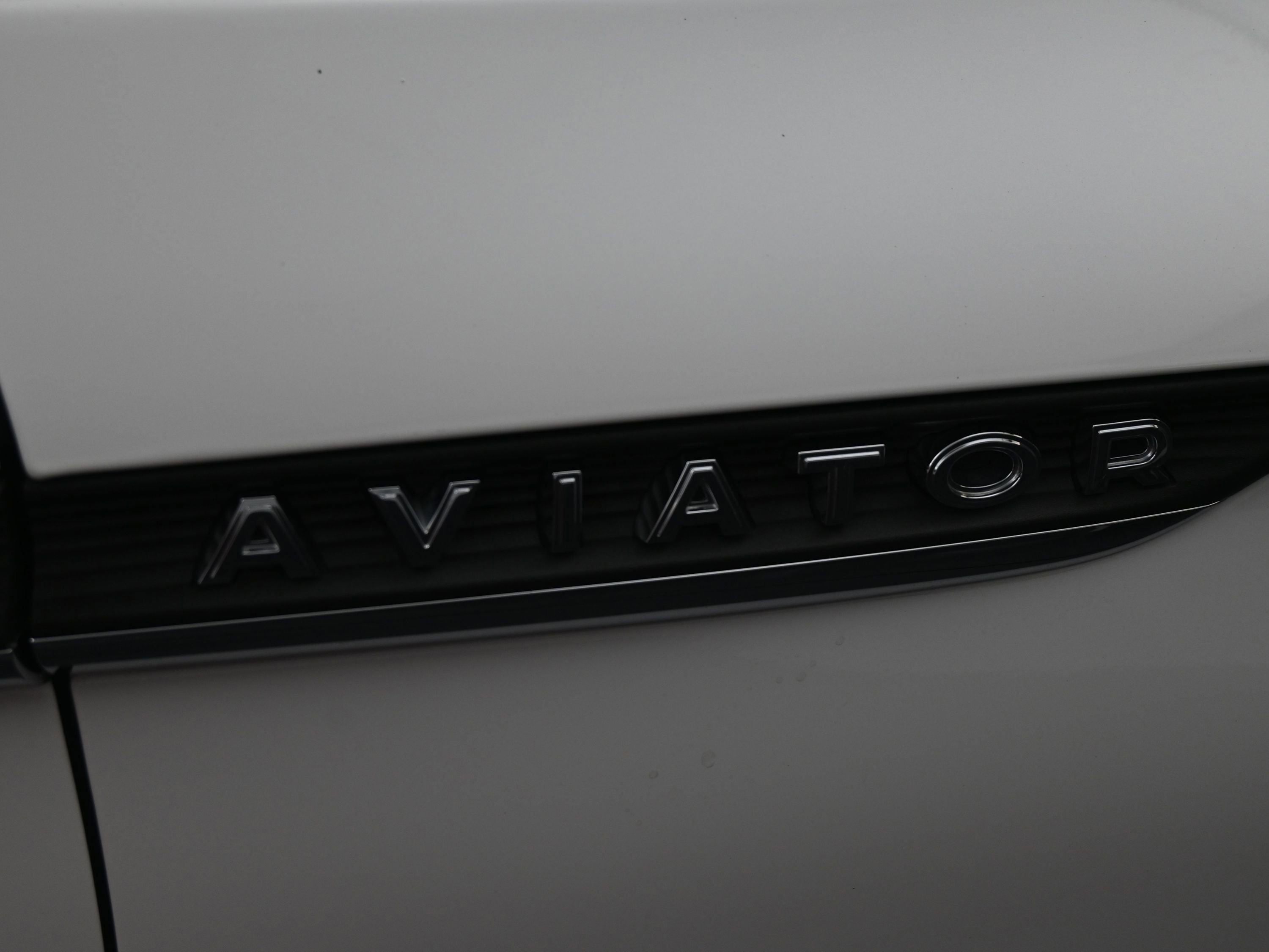 Used 2022 Lincoln Aviator Reserve w/ Equipment Group 201A image 9