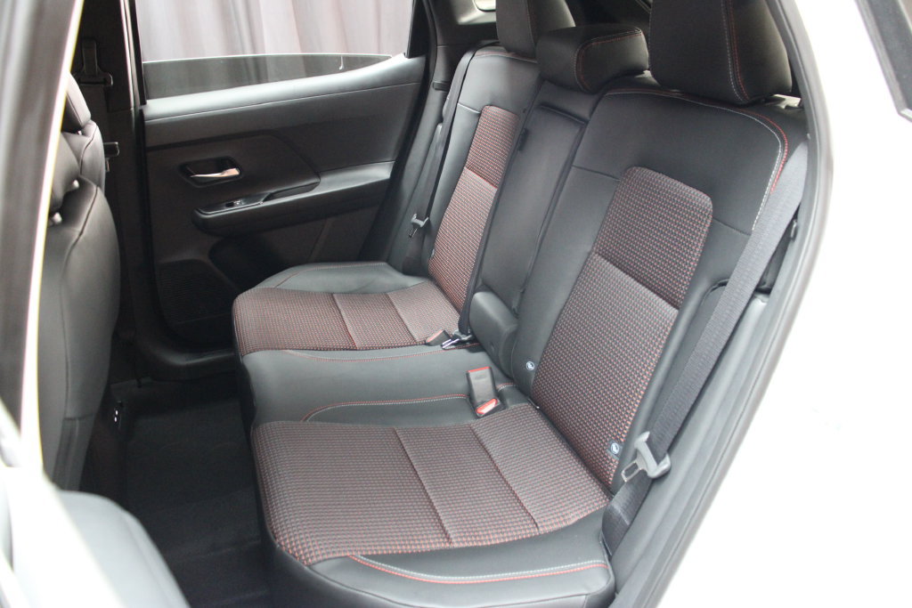 New 2026 Nissan Kicks SR FWD image 15