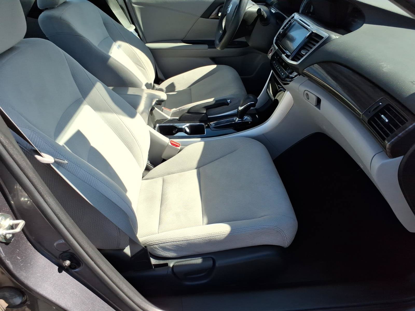 Used 2017 Honda Accord EX image 8