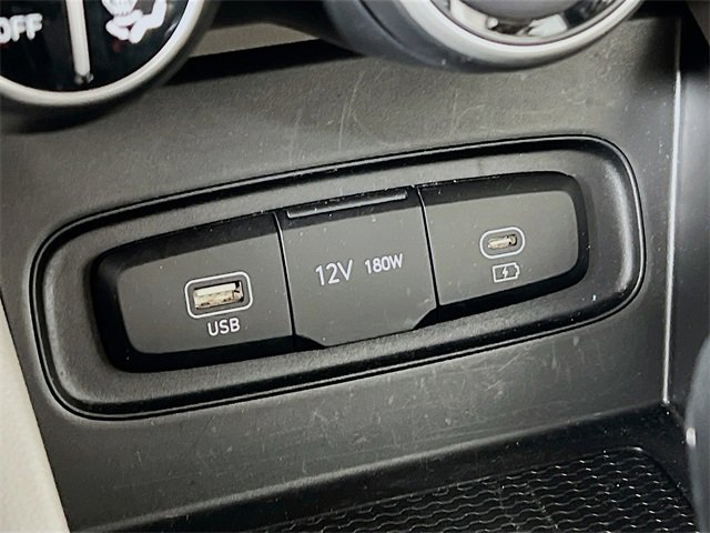 Used 2024 Hyundai Venue SEL image 20