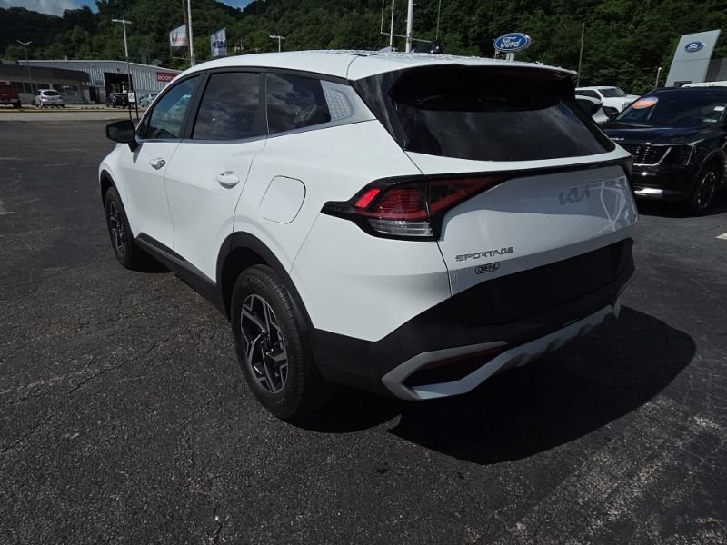 Used 2025 Kia Sportage LX AWD/4WD image 5