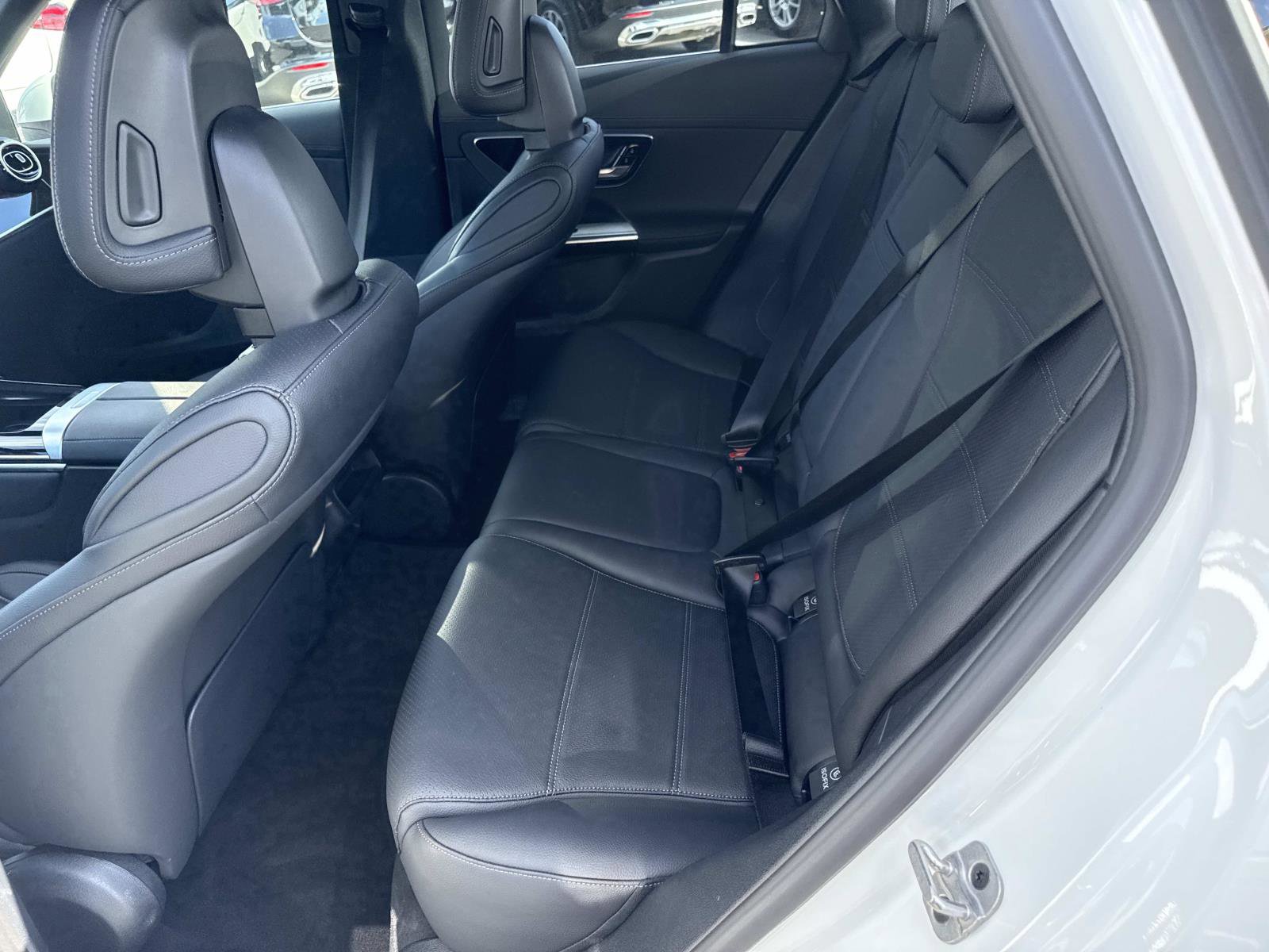 Used 2024 Mercedes-Benz GLC 300 4MATIC image 15