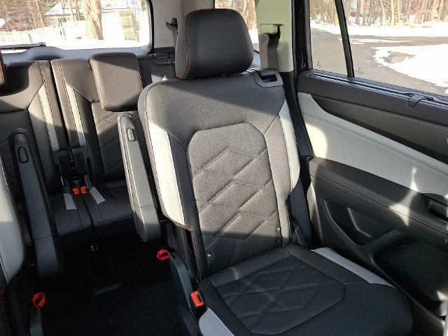 Certified 2025 Volkswagen Atlas Peak Edition SE AWD/4WD image 20