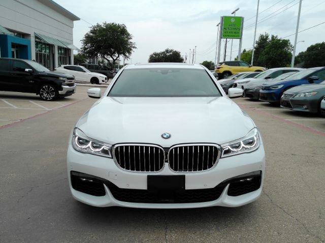 Used 2019 BMW 750i w/ Executive Package RWD image 3