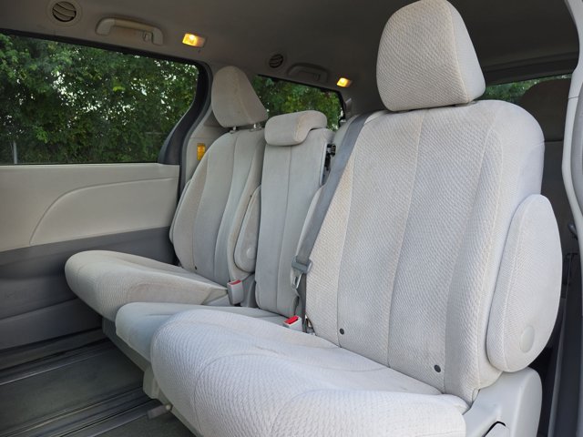 Used 2014 Toyota Sienna LE FWD image 16