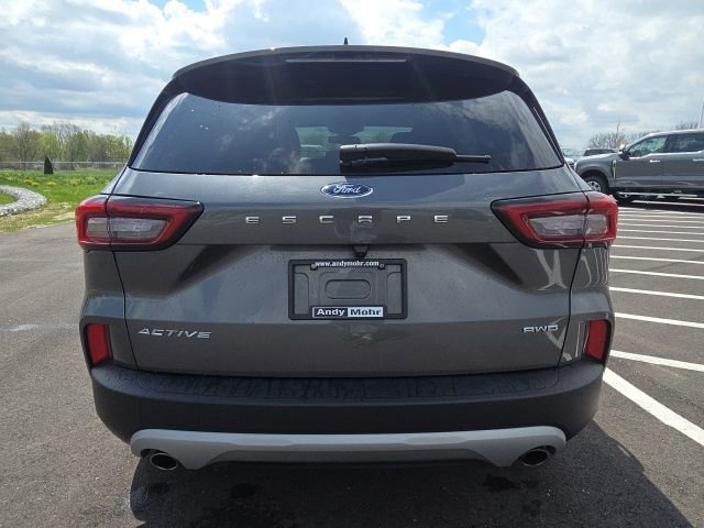 Used 2025 Ford Escape Active AWD/4WD image 9