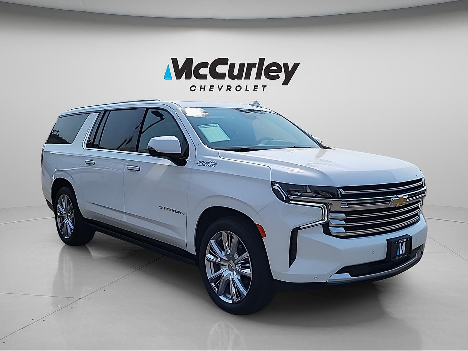 Used 2024 Chevrolet Suburban High Country AWD/4WD image 1