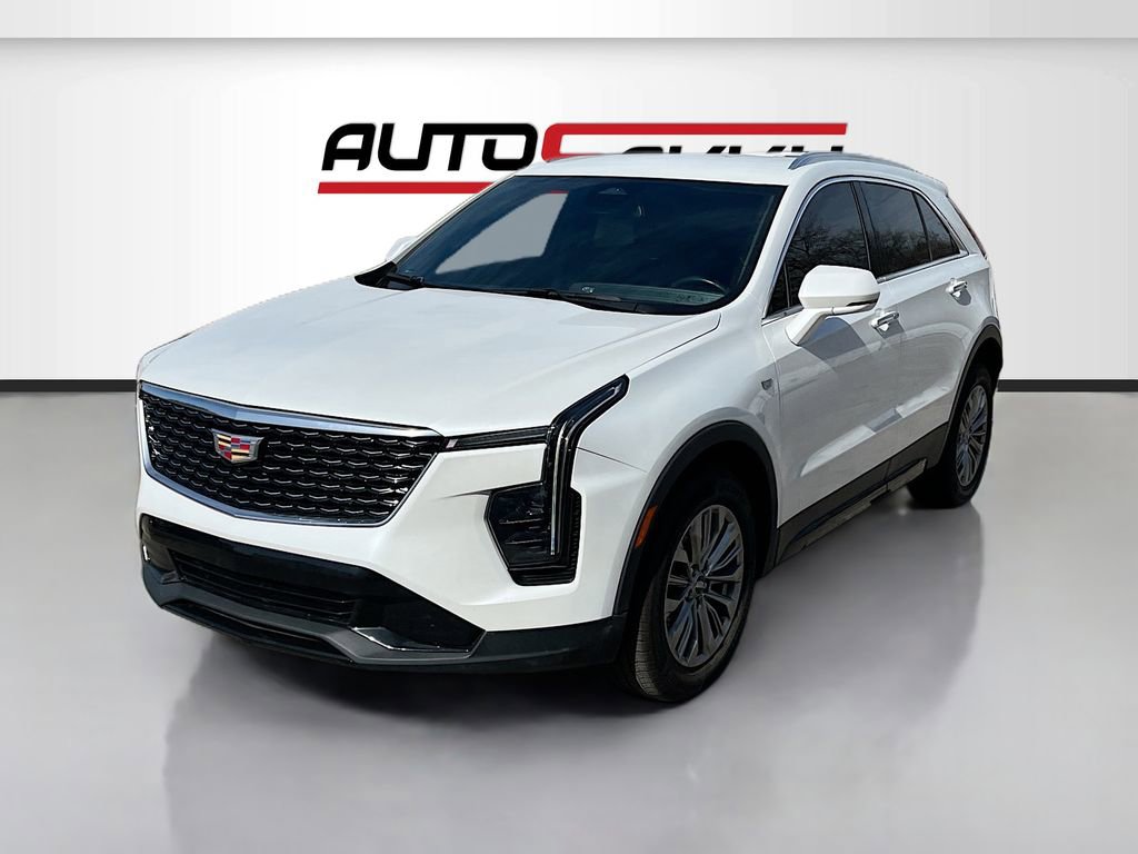 Used 2024 Cadillac XT4 Premium Luxury w/ Cold Weather Package FWD image 3