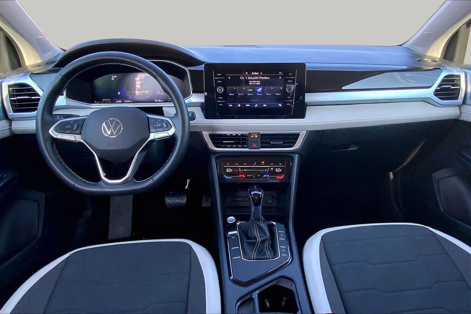 Used 2026 Volkswagen Taos SE FWD image 16