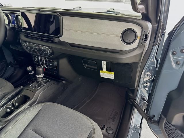 New 2025 Jeep Gladiator Sport image 31