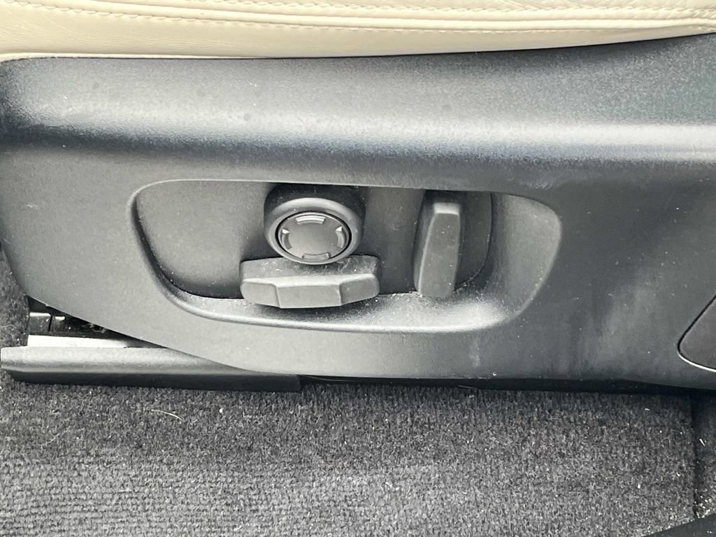 Used 2020 Land Rover Range Rover Sport HSE image 22