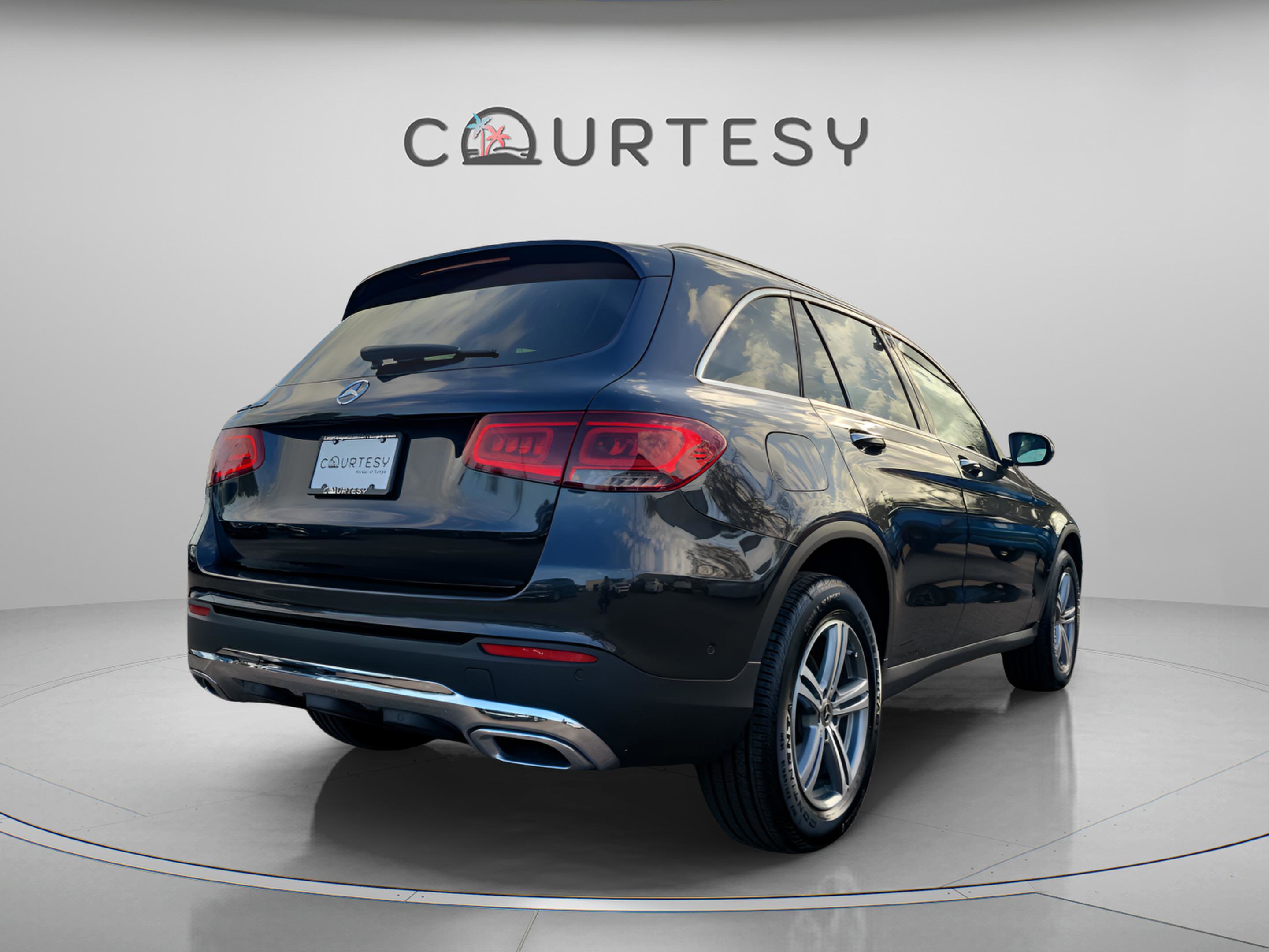 Used 2021 Mercedes-Benz GLC 300 image 6