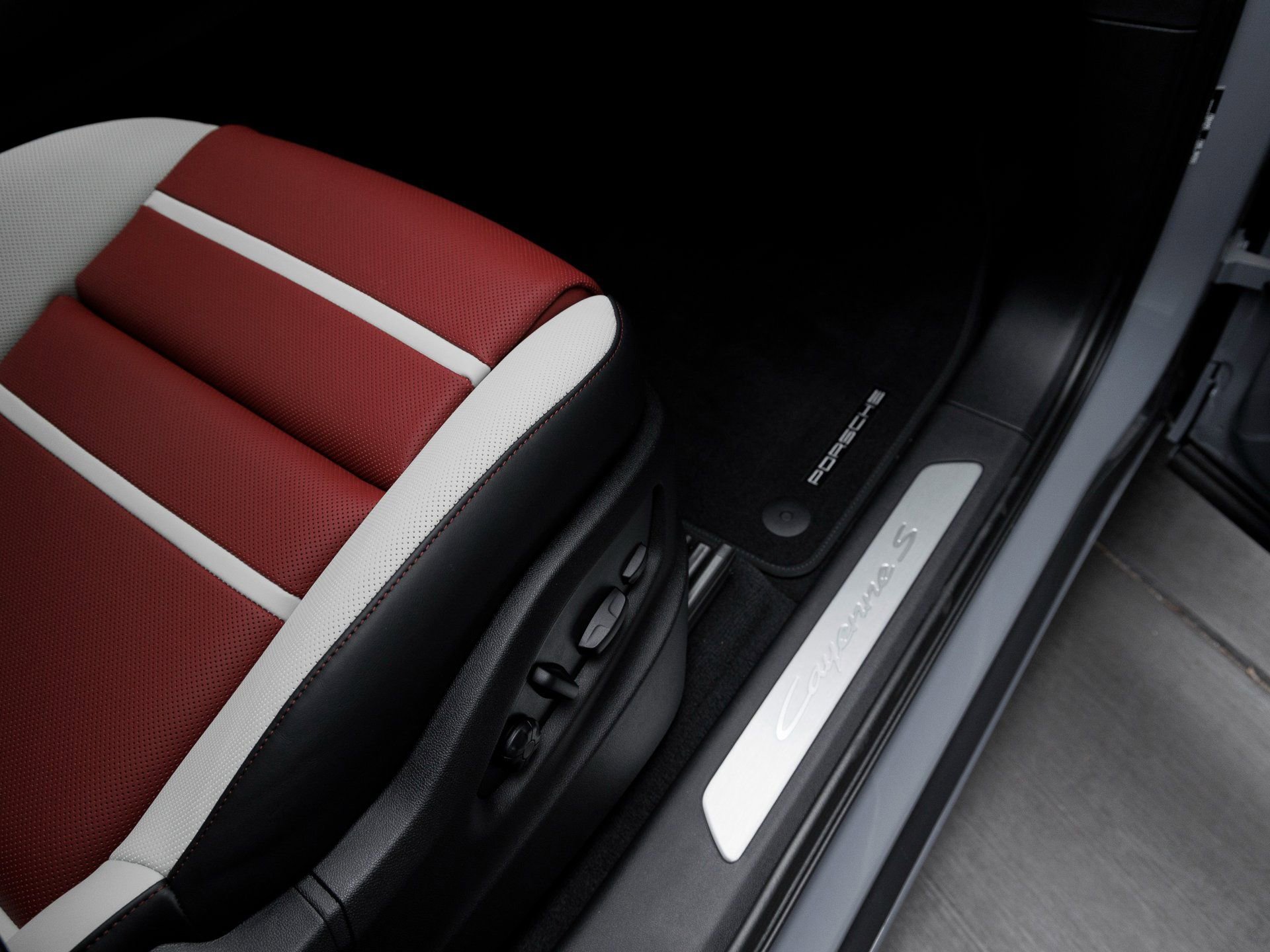 New 2026 Porsche Cayenne S image 37