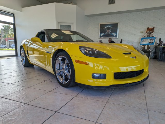 Used 2013 Chevrolet Corvette Grand Sport w/ 3LT Preferred Equipment Group RWD image 2