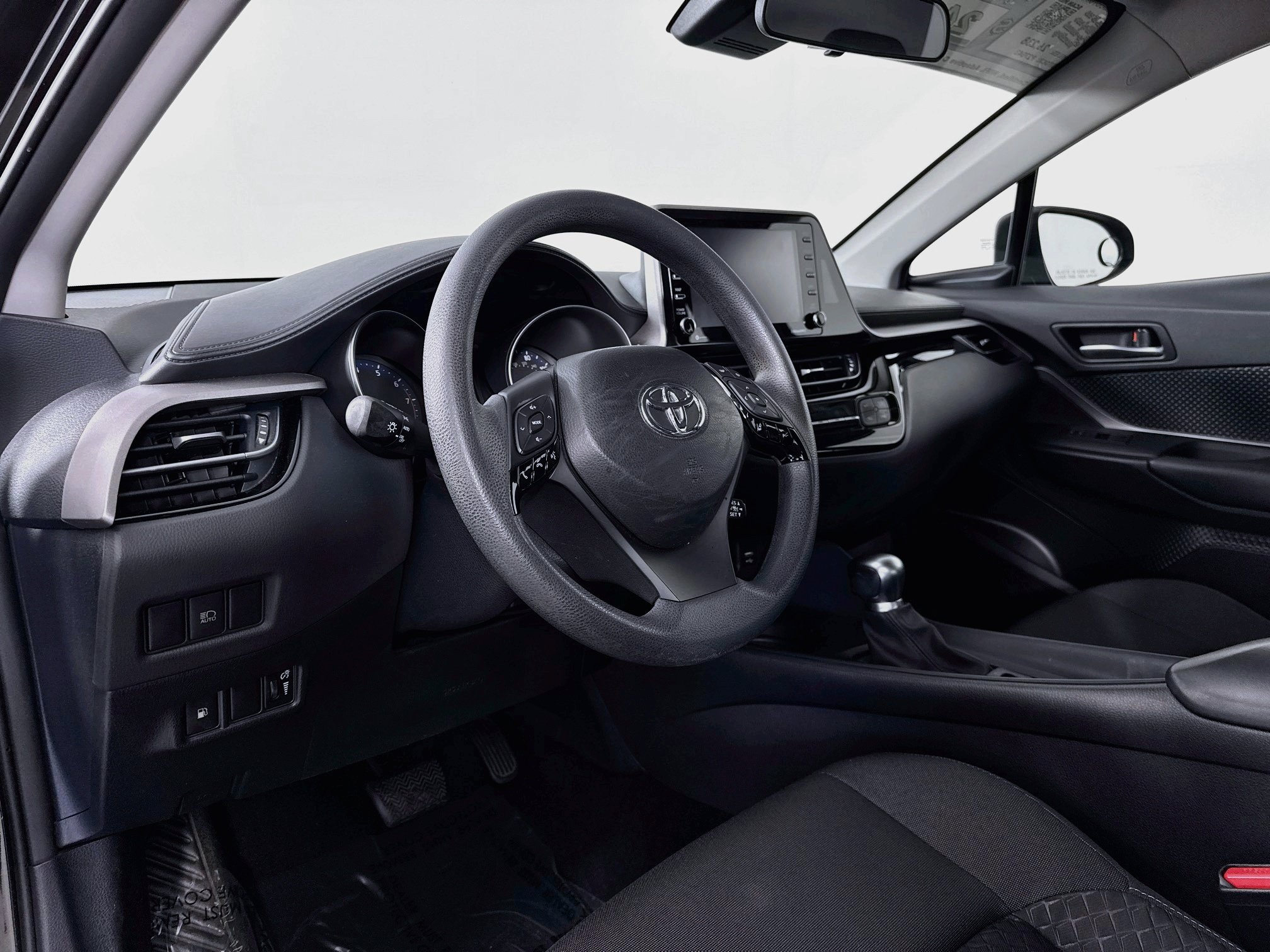 Certified 2021 Toyota C-HR LE FWD image 9