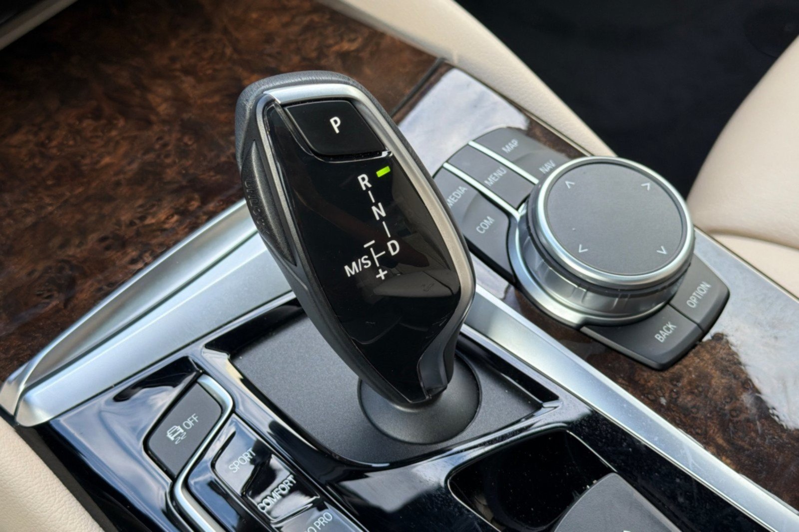 Used 2020 BMW 540i w/ Premium Package RWD image 20