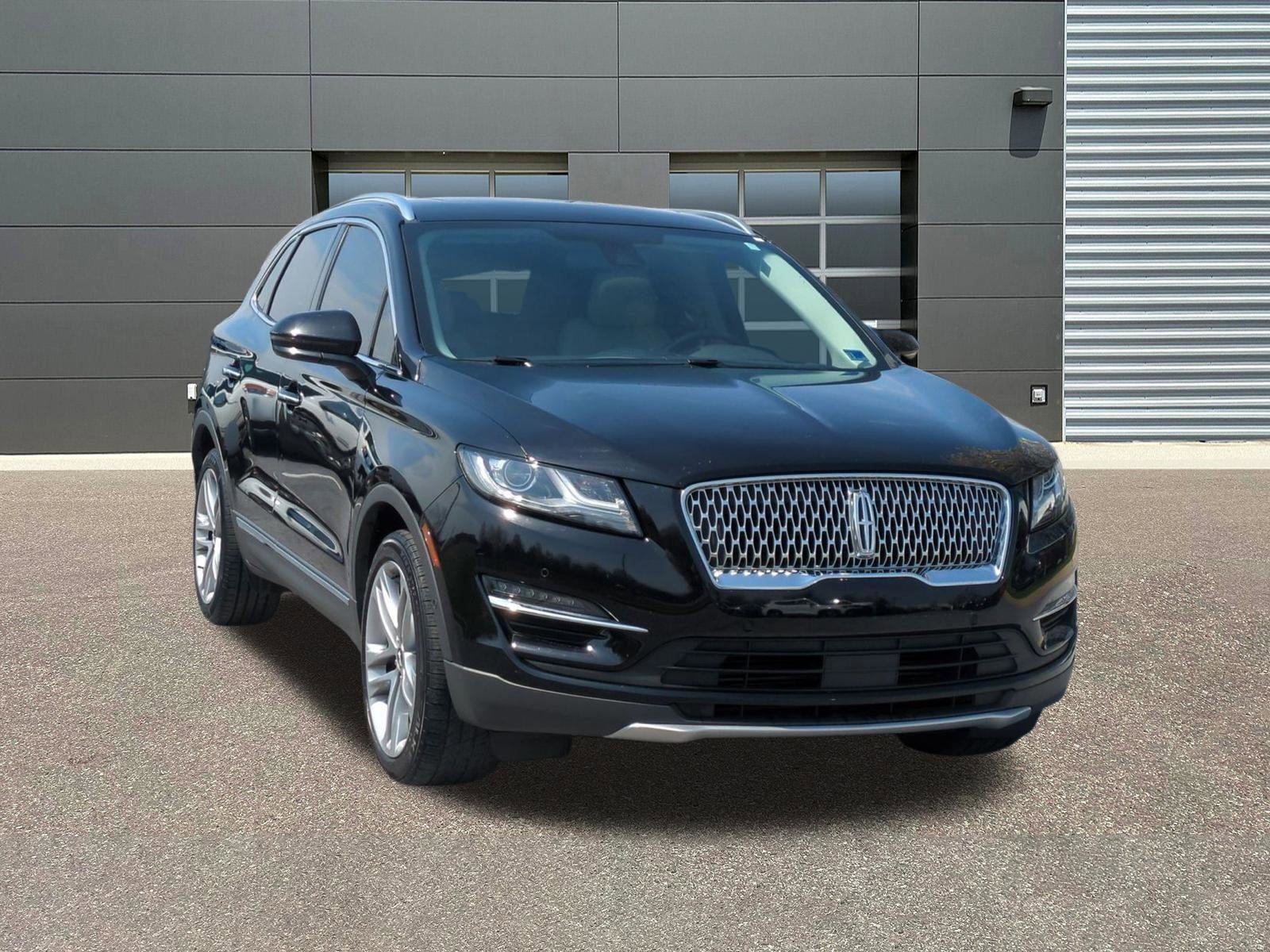 Used 2019 Lincoln MKC Reserve image 1