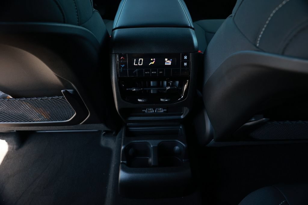 New 2026 Jeep Grand Cherokee L Laredo AWD/4WD image 28