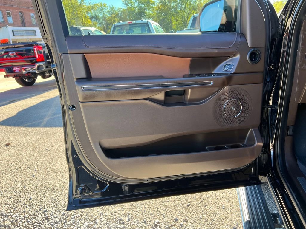 Used 2022 Ford Expedition King Ranch image 12