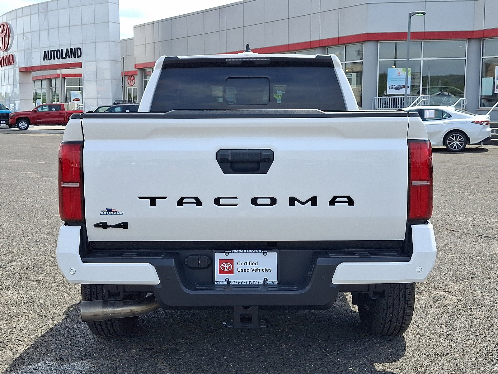 Used 2025 Toyota Tacoma SR5 w/ SR5 Upgrade Package AWD/4WD image 6