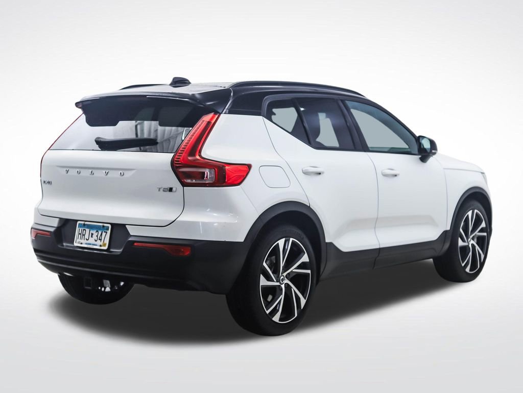 Used 2022 Volvo XC40 T5 R-Design AWD/4WD image 5