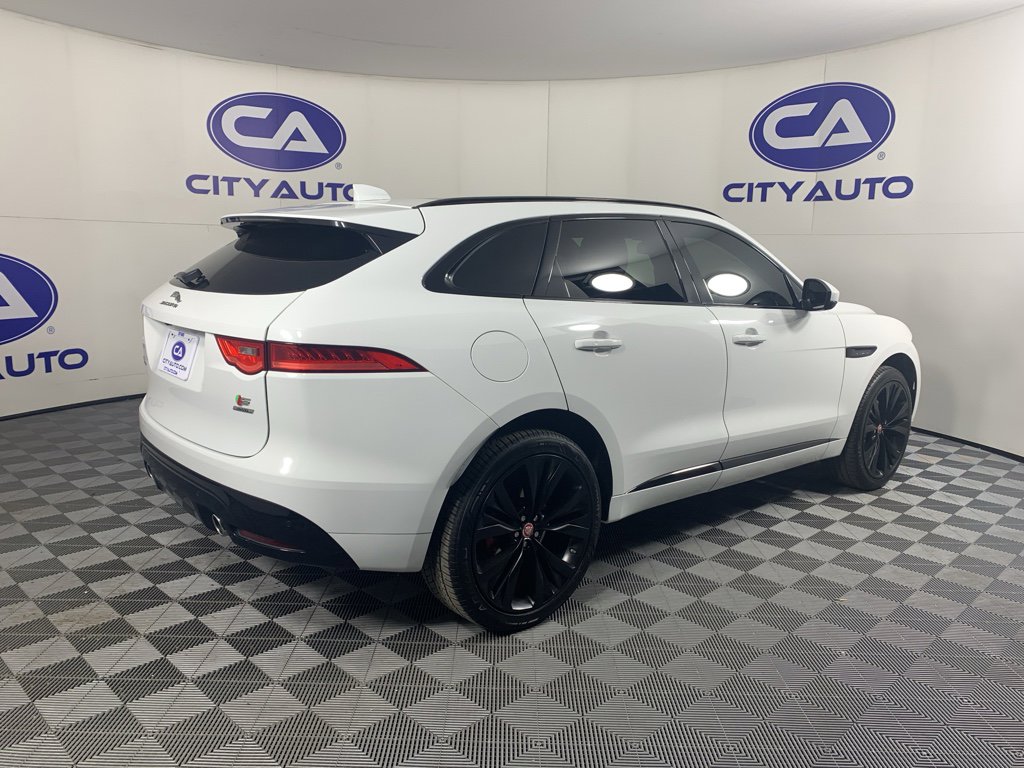 Used 2017 Jaguar F-PACE S AWD/4WD image 3