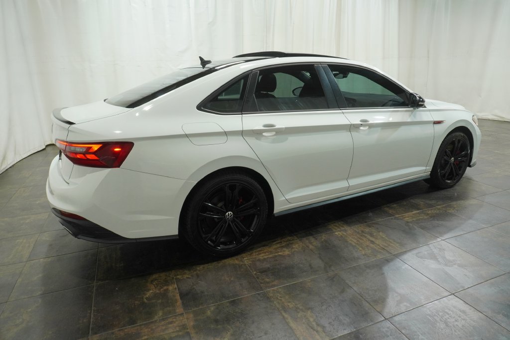 Used 2022 Volkswagen Jetta GLI Autobahn FWD image 4