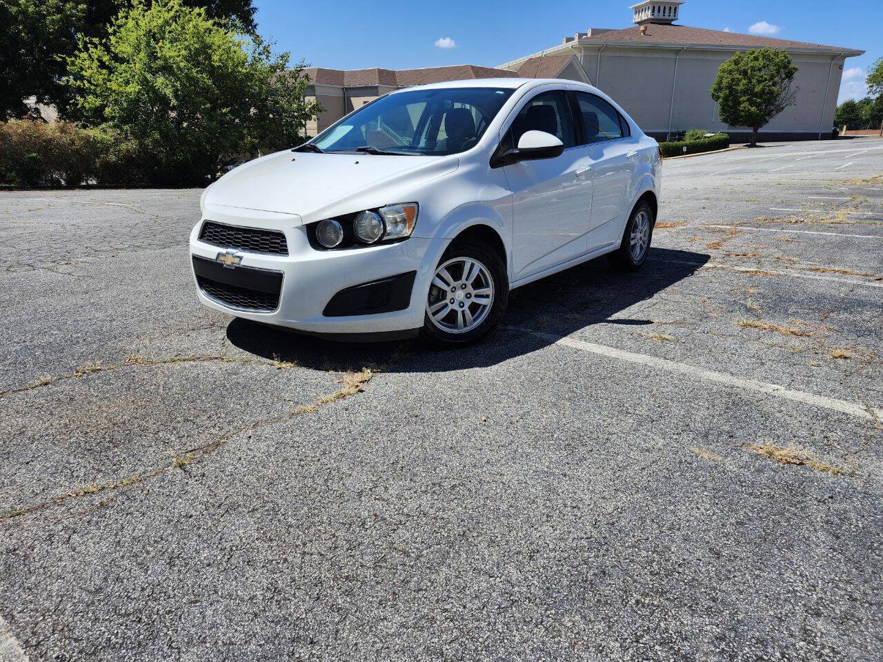 Used 2015 Chevrolet Sonic LT FWD image 3