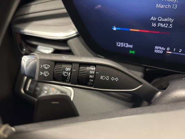 Used 2025 Buick Enclave Preferred AWD/4WD image 32